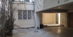 Oikoia me Saloni, Kouzina, Trapezaria – Fully Renovated House -walking distance to UNIC