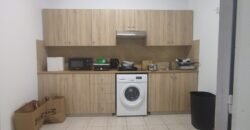 Oikoia me Saloni, Kouzina, Trapezaria – Fully Renovated House -walking distance to UNIC