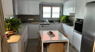 Room for rent in a fully-furnished / fully equipped 2-bedroom apartment