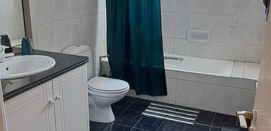 Room in a fun, modern shared house in Old Strovolos