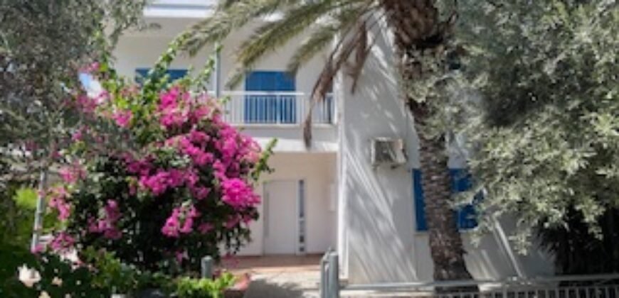 Large room (16 square meters) fully furnished on first floor with verandah