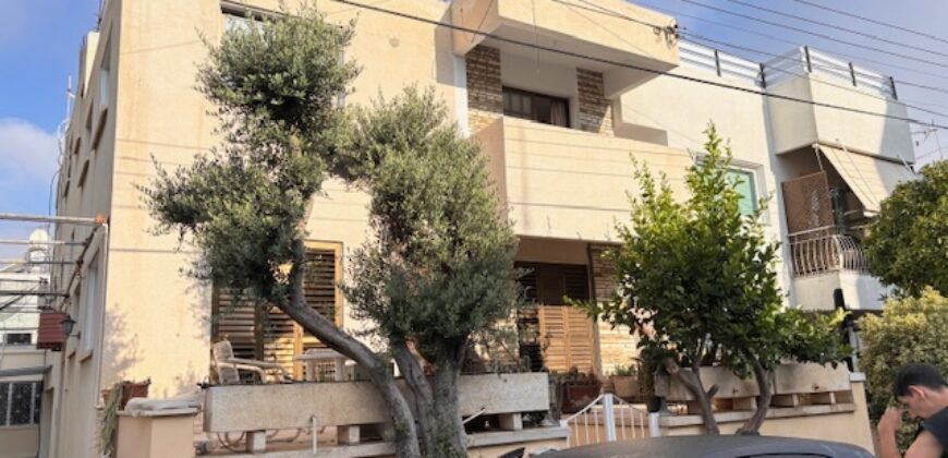 Fully Renovated Elevated Ground Floor Appt: 3 Bedrooms – walking distance to UNIC – with 500Mbps Internet + Cyta TV