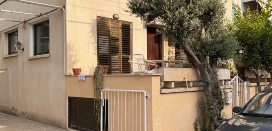 Fully Renovated Elevated Ground Floor Appt: 3 Bedrooms – walking distance to UNIC – with 500Mbps Internet + Cyta TV