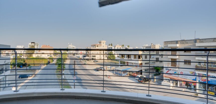 Stylish and spacious 3-bedroom apartment less than 1 km from Unic Med School