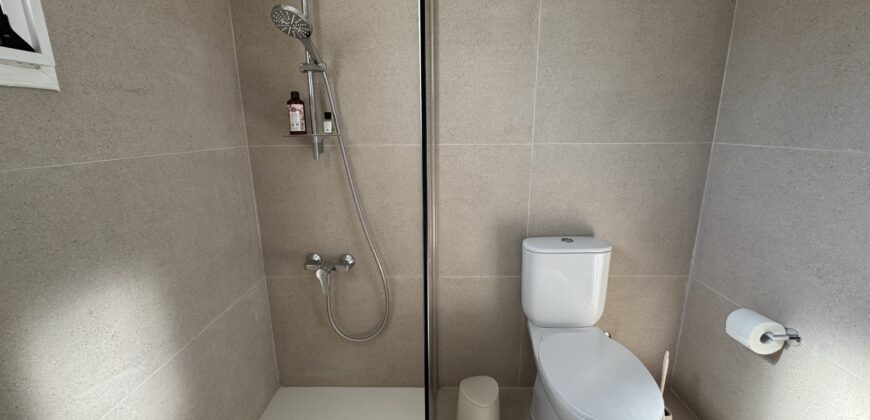 A beautiful and renovated, top floor, two-bedroom apartment